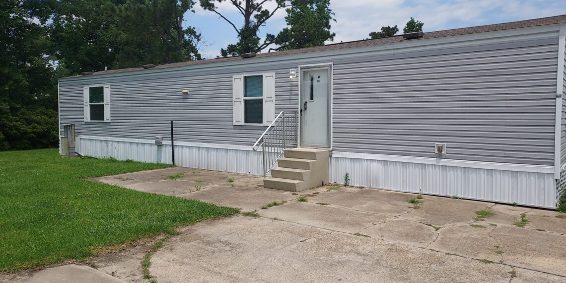 2 bedroom 2 bath used single wide mobile home for sale furnished with appliances and washer & Dryer included